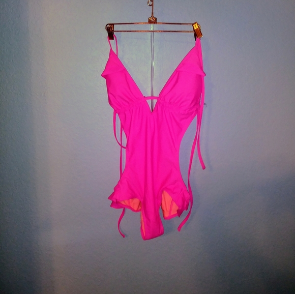 OP Other - NWT-Pink cut out one piece👙